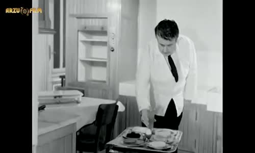 Sürtük  Türkan Şoray'ın Eğitimi