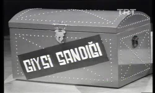 Giysi Sandığı 1.Bölüm İzle