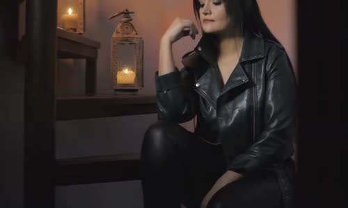 Songül Korkmaz - İki Yabancı