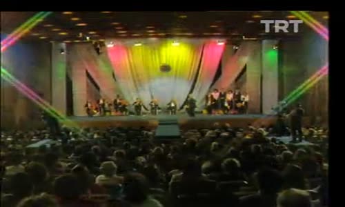 Gönül Yazar-Gözyaşımda Saklısın Ağlayamam Ben izle 