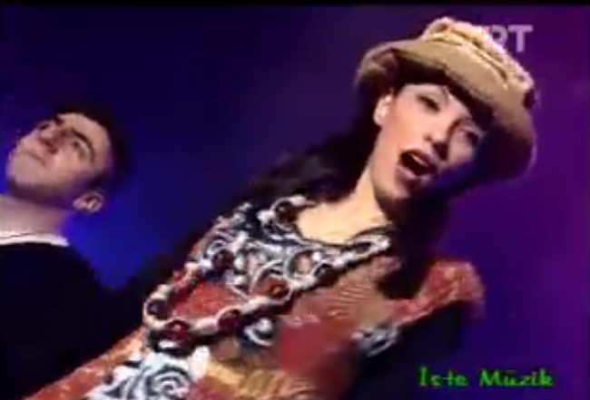 Yeşim Salkım-Yeni Aşk 