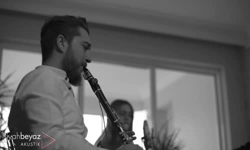 Melis Aydın - Nasıl Seveceğim (SiyahBeyaz Akustik)