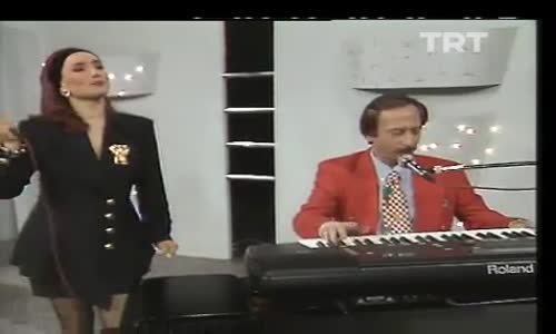 Hüner Coşkuner-Gel Gönlümü Yerden Yere Vurma Güzel İzle