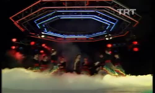 Ajda Pekkan-Yaşanası Dünya izle