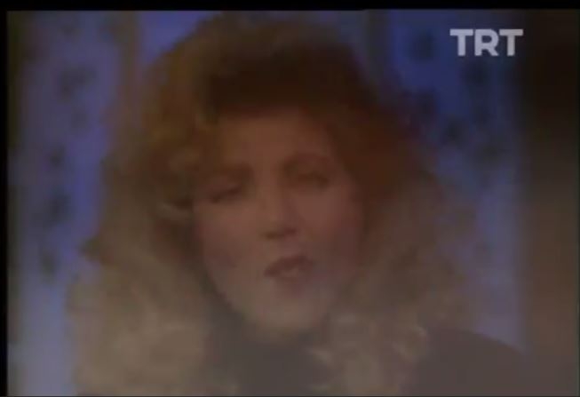 Nil Burak-Bir Fırtına Esiyor 