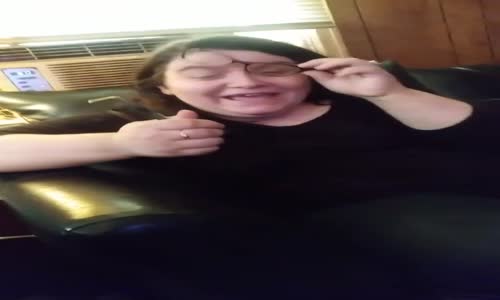 Turşuyla Kızın Gözlüğünü Kıran Adam