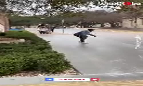 Buzda Kayarken Fire Veren Gençler 