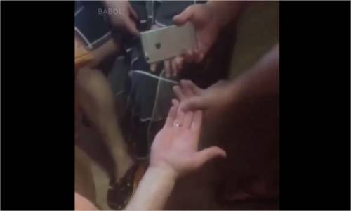 Hamam Böceği Şakasıyla Aklı Çıkan Adam