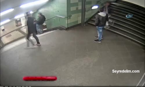 Almanya’da Kadına Tekmeli Saldırının Görüntüleri Ortaya Çıktı