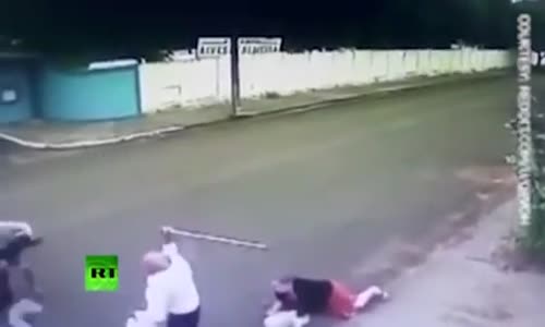 Bastonuyla Kapkaççının Hakkından Gelen Amca