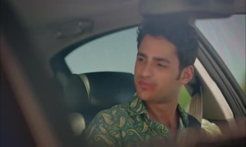 Çilek Kokusu 12. Bölüm  Düş Yakamdan Burak