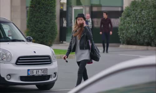 Çilek Kokusu 20. Bölüm  Ruh Hastası Mısın