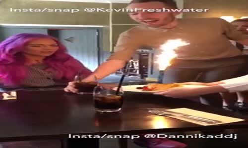 Garsonlara Fake Doğum Günü Kutlatan Adamdan Efsane Troll