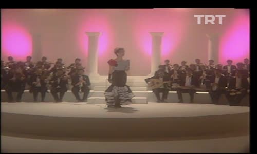 Emel Sayın-Yüreğime Kör Düğümler Atılmış izle