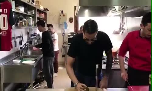 Marco Borriello’dan Nusret Taklidi