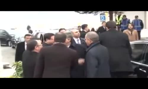 11. Cumhurbaşkanı Gül'ün Danışmanı Hakkında Yakalama Kararı Çıkarıldı