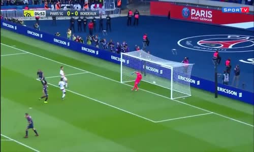 Neymar'dan Müthiş Frikik