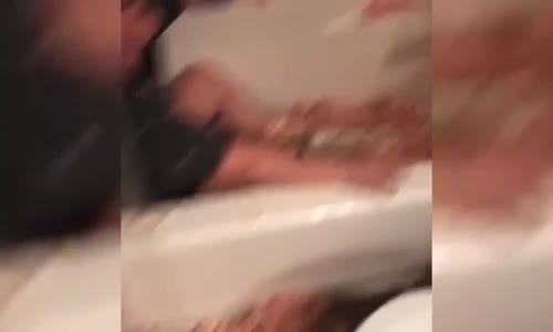 Tavandan Küvete Düşen Üst Komşu