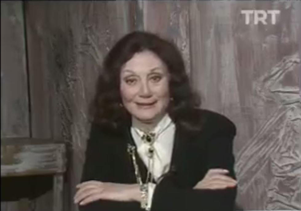 Yıldız Kenter'den 1989-1990 Yılı Tiyatrosu