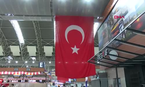 Sabiha Gökçen Türk bayrakları ile donatıldı