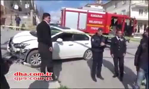 'Gitti 100 Bin Liralık Araba' Diyerek Kaza Yapan Oğlunu Sopayla Kovalayan Baba 