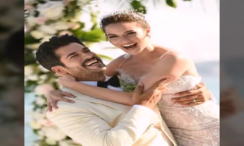 Fahriye Evcen Burak Özçivit'le Çıktığı Tatil'den Yeni Fotograf Paylaştı