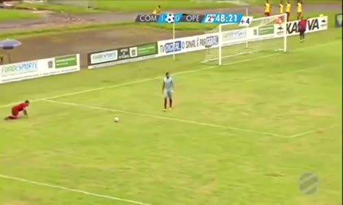 Top Toplayıcı Çocuğu Döven Futbolcu