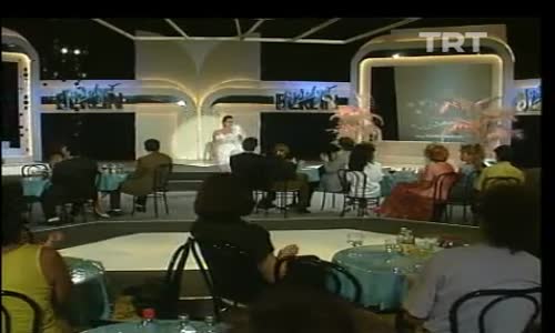 Hüner Coşkuner-Seni Ben Unutmak İstemedim Ki İzle