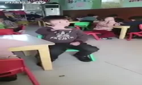 Arkadaş dediğin seni kollar