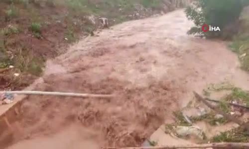 Bursa’da sağanak yağış sele neden oldu