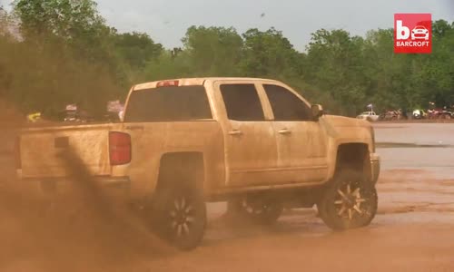 Kamyon Meraklıları Aşağı Ve Kirli Louisiana Mudfest Olsun