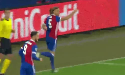 Basel Benfica'yı Parçaladı 5-0