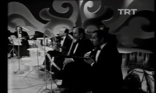 Emel Sayın-İbrişim Örmüyorlar izle