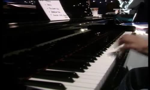 Ajda Pekkan-Saklambaç izle