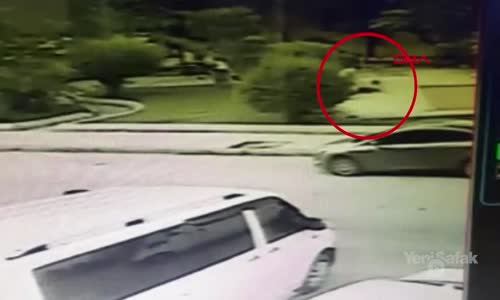 Çocuk Parkında Eski Eşe Bıçaklı Saldırı Kamerada