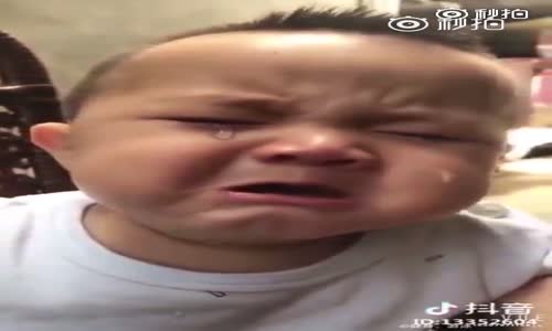 Bebeklerde Gülme ve Ağlama Hep Aynımıdır !