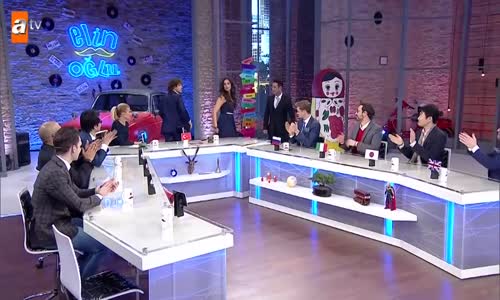 Manuel Ve İspanyol Güzel Natalia Fernandez'den Dans Şov - Elin Oğlu