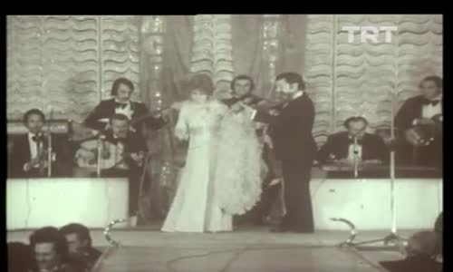 Neşe Karaböcek-At Kadehi Elinden