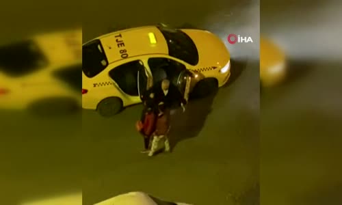 İstanbul’da Bıçaklı Taksici Dehşeti Seni Bıçaklarım Diyerek Çifti Kovaladı 