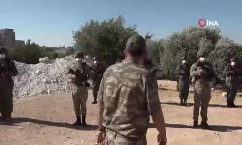 Mehmetçik İdlib'de bayramlaştı 