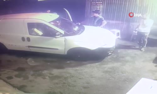 Arnavutköy'de faciadan dönülen kaza kamerada 