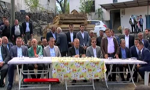 Çavuşoğlu’ndan Rabia ve Bozkurt İşareti 