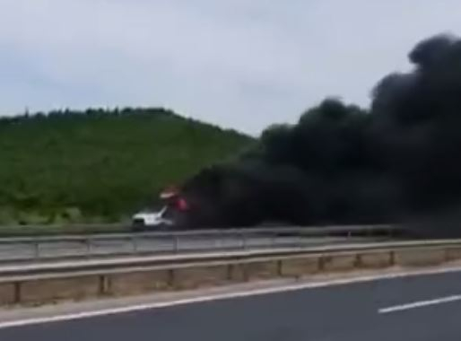 Oksijen Tüpü Patlayan Ambulans Cayır Cayır Yandı