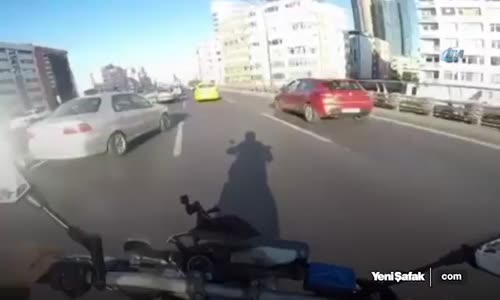 Kendisine Çarpan Araç Sahibinin Üzerine Yürüdü