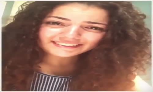 Klarnete Taş Çıkaran Güzel