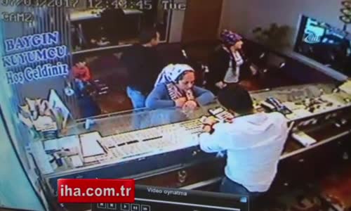 Genç Kadını Ağlatan Sahte Polislerden Biri Yakalandı