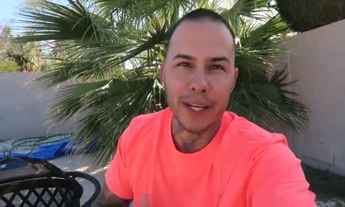 Sevgiliye Boğulan Köpek Şakası Yapmak