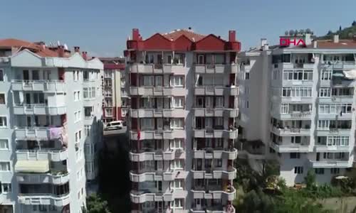 Bursa'da, kolonları patlayan 9 katlı bina tahliye edildi