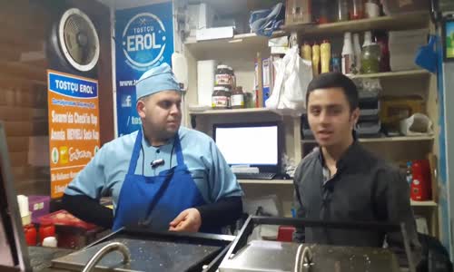 Tostçu Erol'un Gerçek Yüzü - Azarlı ve Sinekli Atom Tost