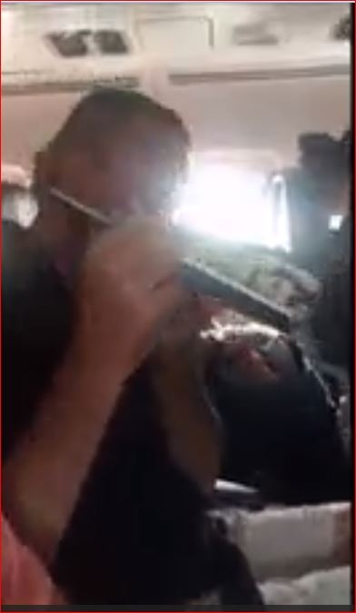 Uçağın Tavanından Su Damlaması